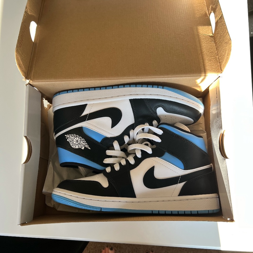 Women's Air Jordan Mid